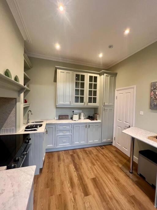 Flat In The Heart Of Holland Park Apartment London Ngoại thất bức ảnh