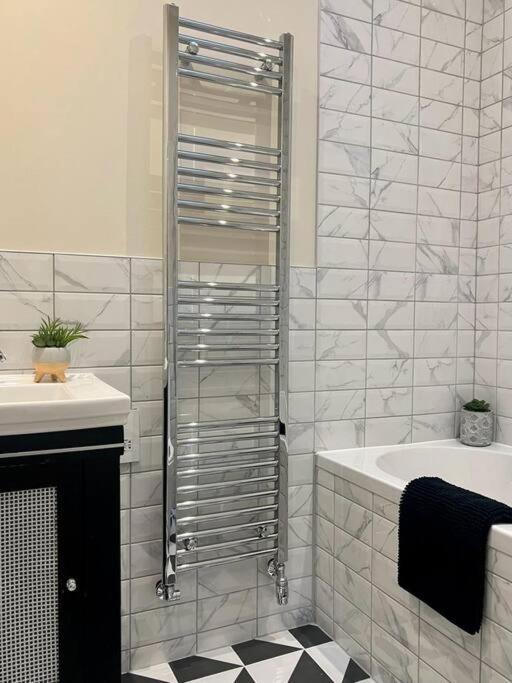 Flat In The Heart Of Holland Park Apartment London Ngoại thất bức ảnh